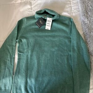 New with tags, green cashmere size small sweater